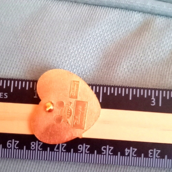 DISNEY MICKEY AND MINNIE LANYARD SERIES PIN - Picture 4 of 5